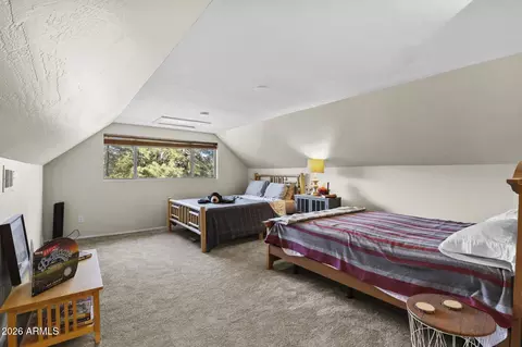 Bedroom - 2908 Apache Dr, Happy Jack, AZ 86024 photo 4 of 6