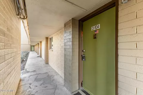 Entry Way - 351 E Thomas Rd #D104, Phoenix, AZ 85012 photo 1 of 2