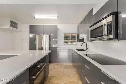 351 E Thomas Rd #D104, Phoenix, AZ 85012