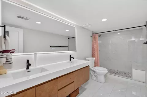 Bath - 3500 E Lincoln Dr #22, Phoenix, AZ 85018 photo 5 of 8