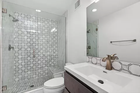 Bath - 3500 E Lincoln Dr #22, Phoenix, AZ 85018 photo 7 of 8