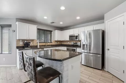 Kitchen - 3989 E Los Altos Dr, Gilbert, AZ 85297 photo 2 of 3