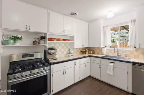 Kitchen - 6714 N 11th St, Phoenix, AZ 85014 photo 1 of 4