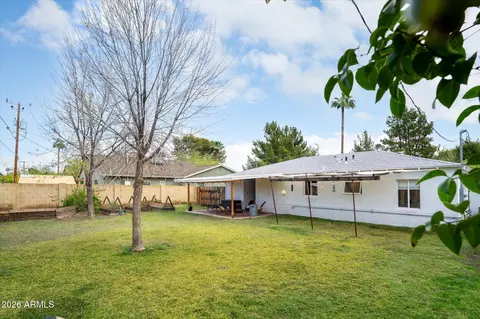 Exterior - 6714 N 11th St, Phoenix, AZ 85014 photo 5 of 9