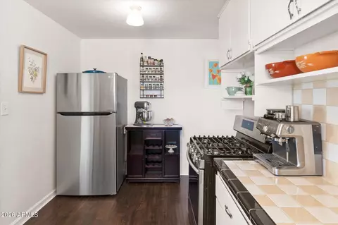 Kitchen - 6714 N 11th St, Phoenix, AZ 85014 photo 4 of 4