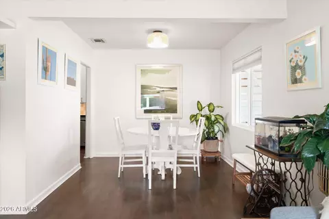 Dining - 6714 N 11th St, Phoenix, AZ 85014 photo 2 of 3