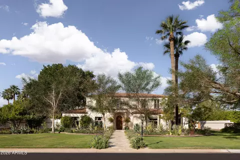 3042 N Manor Dr E, Phoenix, AZ 85014