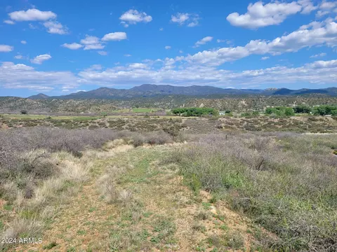 1365 S Iron Springs Rd #-, Skull Valley, AZ 86338