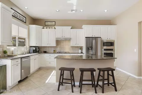 Kitchen - 3821 E Patrick Ln, Phoenix, AZ 85050 photo 2 of 5