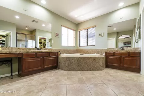 Bath - 3821 E Patrick Ln, Phoenix, AZ 85050 photo 1 of 7