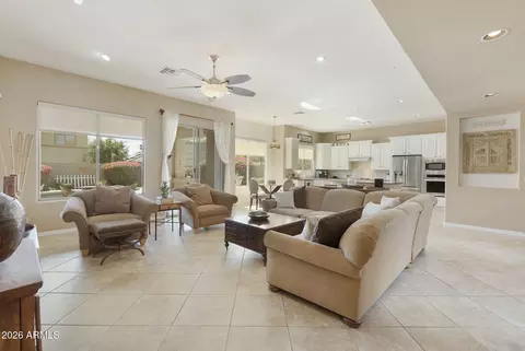 Living - 3821 E Patrick Ln, Phoenix, AZ 85050 photo 5 of 6