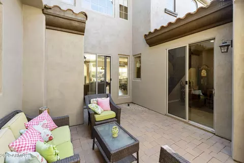 Exterior - 3821 E Patrick Ln, Phoenix, AZ 85050 photo 4 of 11