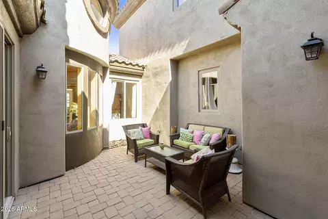 Exterior - 3821 E Patrick Ln, Phoenix, AZ 85050 photo 3 of 11