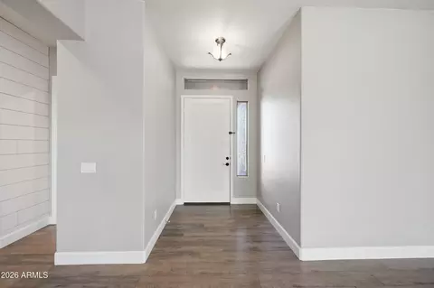 557 S Lemon Ct, Gilbert, AZ 85296 photo 4