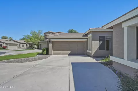 557 S Lemon Ct, Gilbert, AZ 85296 photo 3