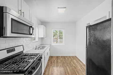 Kitchen - 4220 N 3rd Ave, Phoenix, AZ 85013 photo 4 of 5