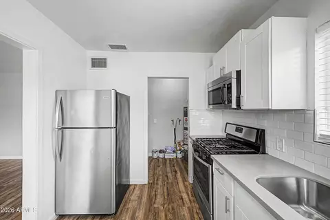 Kitchen - 4220 N 3rd Ave, Phoenix, AZ 85013 photo 5 of 5
