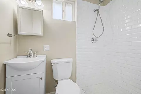 Bath - 4220 N 3rd Ave, Phoenix, AZ 85013 photo 2 of 5