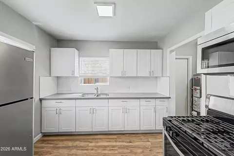 Kitchen - 4220 N 3rd Ave, Phoenix, AZ 85013 photo 2 of 5