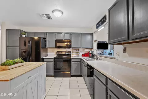 Kitchen - 729 E Huber St, Mesa, AZ 85203 photo 2 of 5