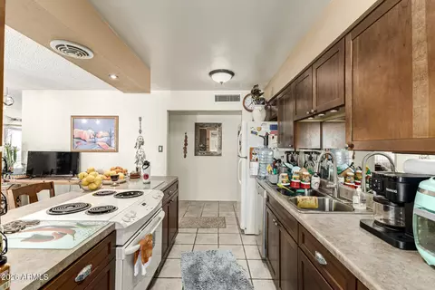Kitchen - 1109 E Bishop Dr, Tempe, AZ 85282 photo 3 of 4