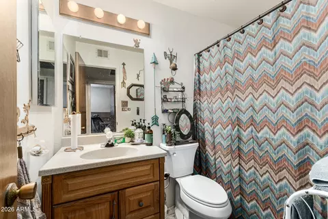 Bath - 1109 E Bishop Dr, Tempe, AZ 85282 photo 2 of 2