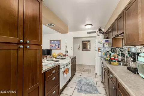 Kitchen - 1109 E Bishop Dr, Tempe, AZ 85282 photo 4 of 4