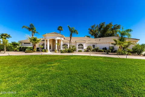 39899 N Creekside Rd, San Tan Valley, AZ 85140