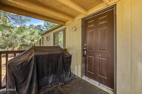 2877 Lazy Bear Trl, Overgaard, AZ 85933 photo 8
