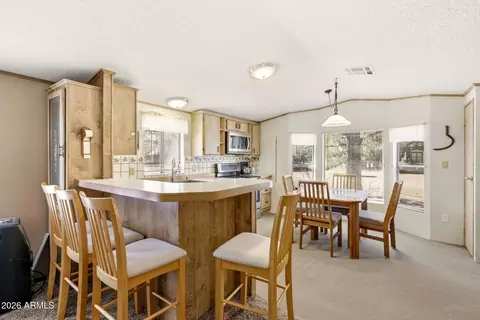 2877 Lazy Bear Trl, Overgaard, AZ 85933 photo 12