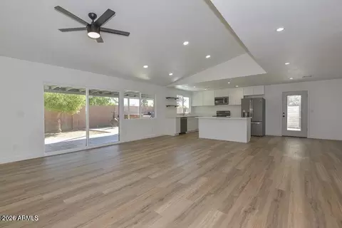 2250 E Kathleen Rd, Phoenix, AZ 85022