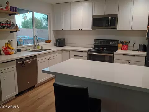 Kitchen - 2250 E Kathleen Rd, Phoenix, AZ 85022 photo 2 of 4