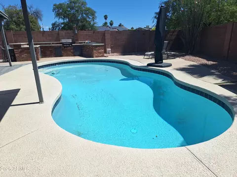 Exterior - 2250 E Kathleen Rd, Phoenix, AZ 85022 photo 4 of 7