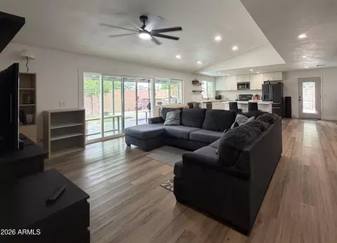 2250 E Kathleen Rd, Phoenix, AZ 85022