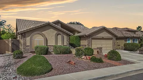 8452 W Kimberly Way, Peoria, AZ 85382