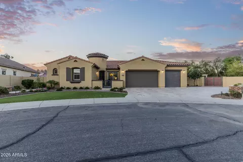 1566 E Aquarius Pl, Chandler, AZ 85249