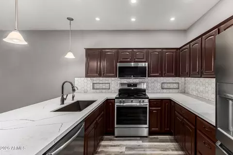 Kitchen - 10960 E Monte Ave #195, Mesa, AZ 85209 photo 2 of 3
