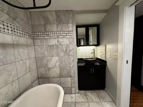 Bath - 681 Main St, Jerome, AZ 86331 photo 2 of 3
