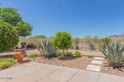 Exterior - 3301 S Goldfield Rd #4027, Apache Junction, AZ 85119 photo 2 of 4