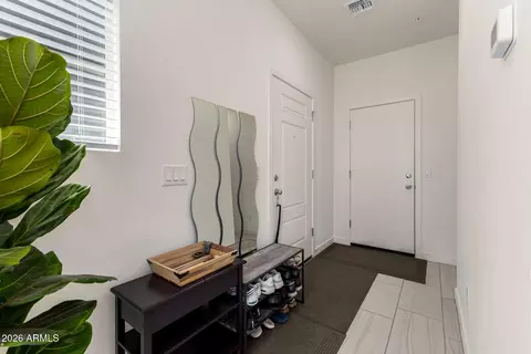 Entry Way - 2257 W Echo Ln, Phoenix, AZ 85021 photo 2 of 3