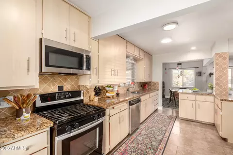Kitchen - 4101 Edgemont Ave, Phoenix, AZ 85008 photo 3 of 3