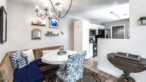 Dining - 1633 E Lakeside Dr #131, Gilbert, AZ 85234 photo 2 of 2