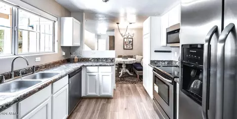 Kitchen - 1633 E Lakeside Dr #131, Gilbert, AZ 85234 photo 2 of 3