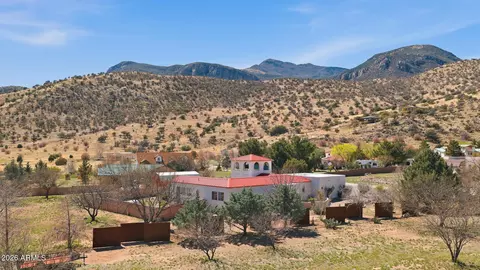 6033 S Apache Rose Trl, Hereford, AZ 85615