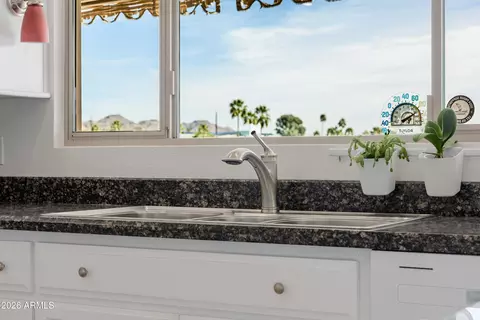 Kitchen - 2131 E Bethany Home Rd, Phoenix, AZ 85016 photo 5 of 10