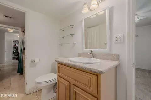 Bath - 2131 E Bethany Home Rd, Phoenix, AZ 85016 photo 10 of 15