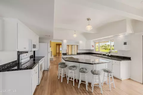 Kitchen - 2131 E Bethany Home Rd, Phoenix, AZ 85016 photo 1 of 10