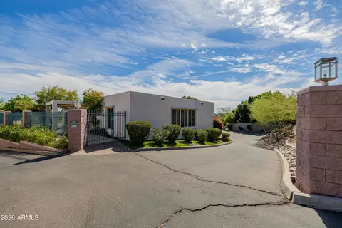 Exterior - 2131 E Bethany Home Rd, Phoenix, AZ 85016 photo 2 of 56