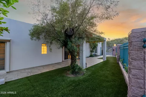 Exterior - 2131 E Bethany Home Rd, Phoenix, AZ 85016 photo 11 of 56