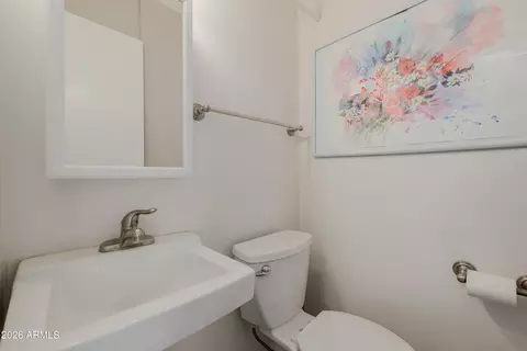 Bath - 2131 E Bethany Home Rd, Phoenix, AZ 85016 photo 3 of 15